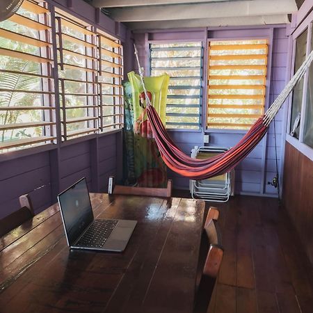 Anda Di Hows Hostel Placencia 외부 사진