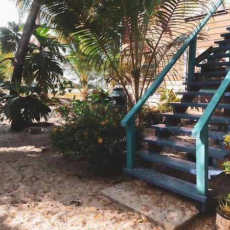 Anda Di Hows Hostel Placencia 외부 사진