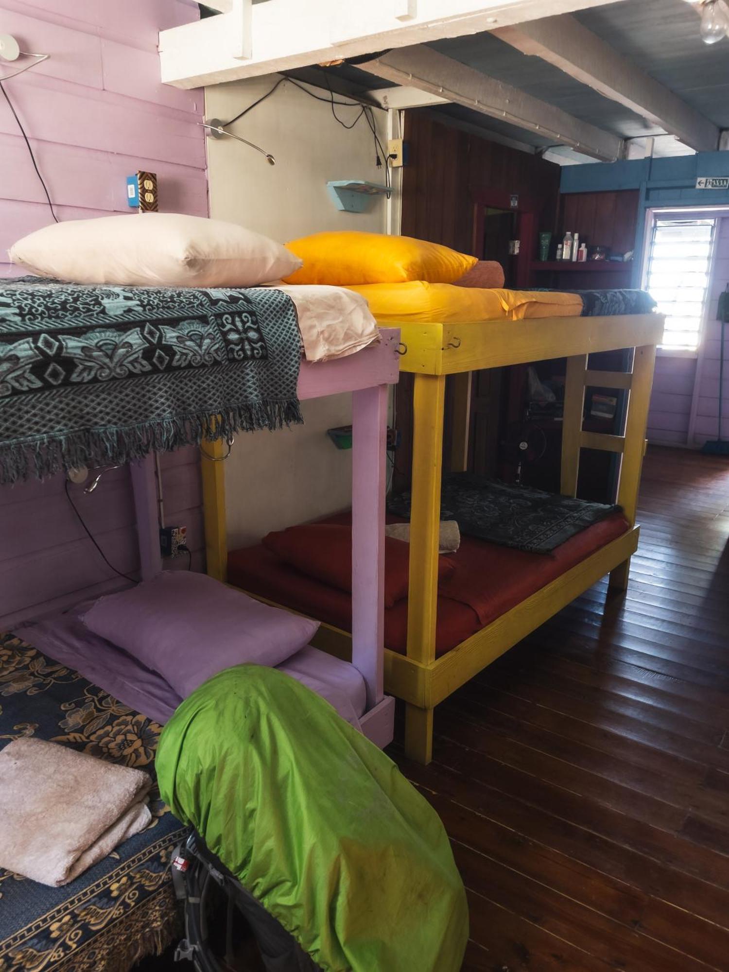 Anda Di Hows Hostel Placencia 외부 사진