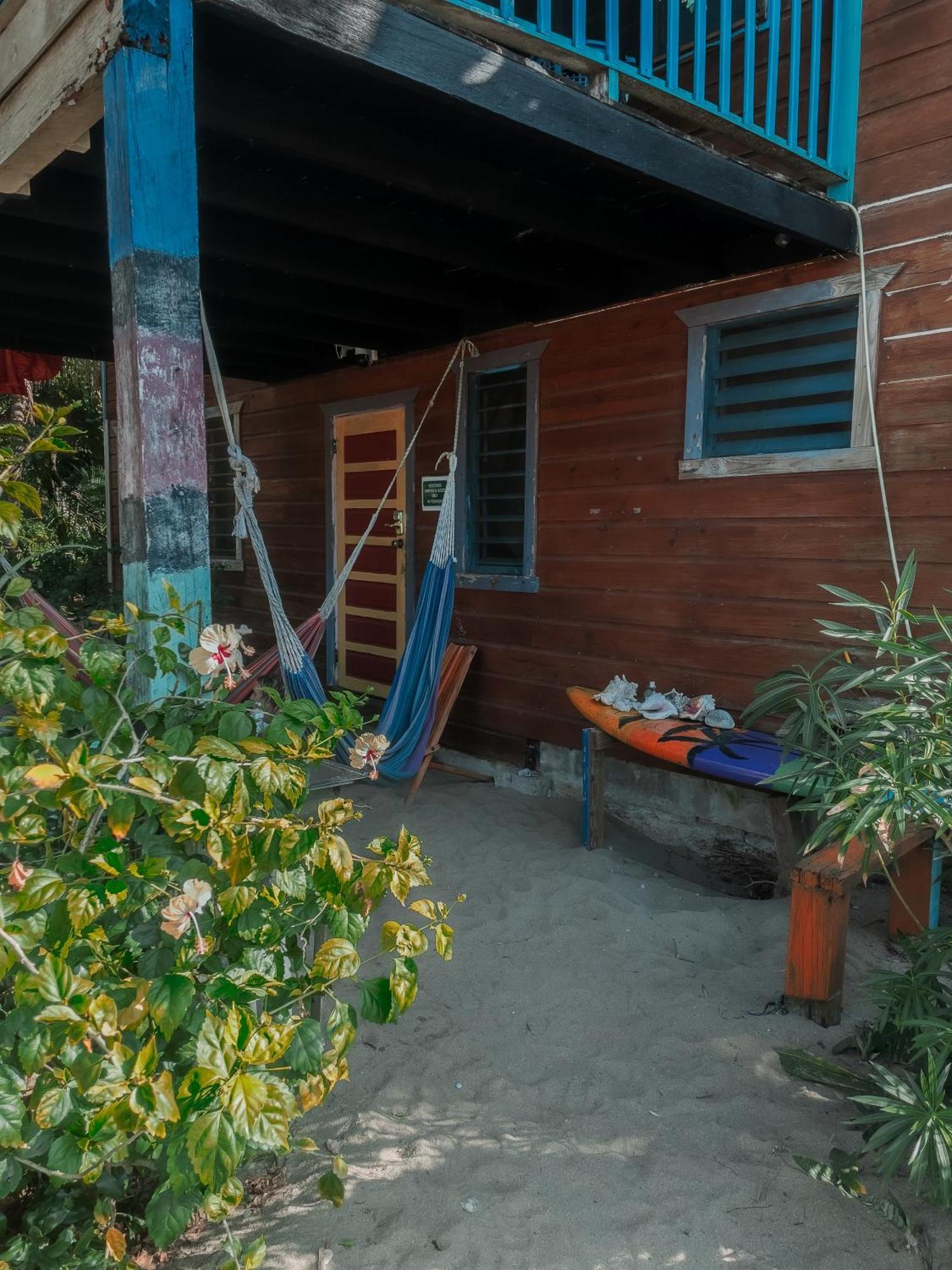 Anda Di Hows Hostel Placencia 외부 사진