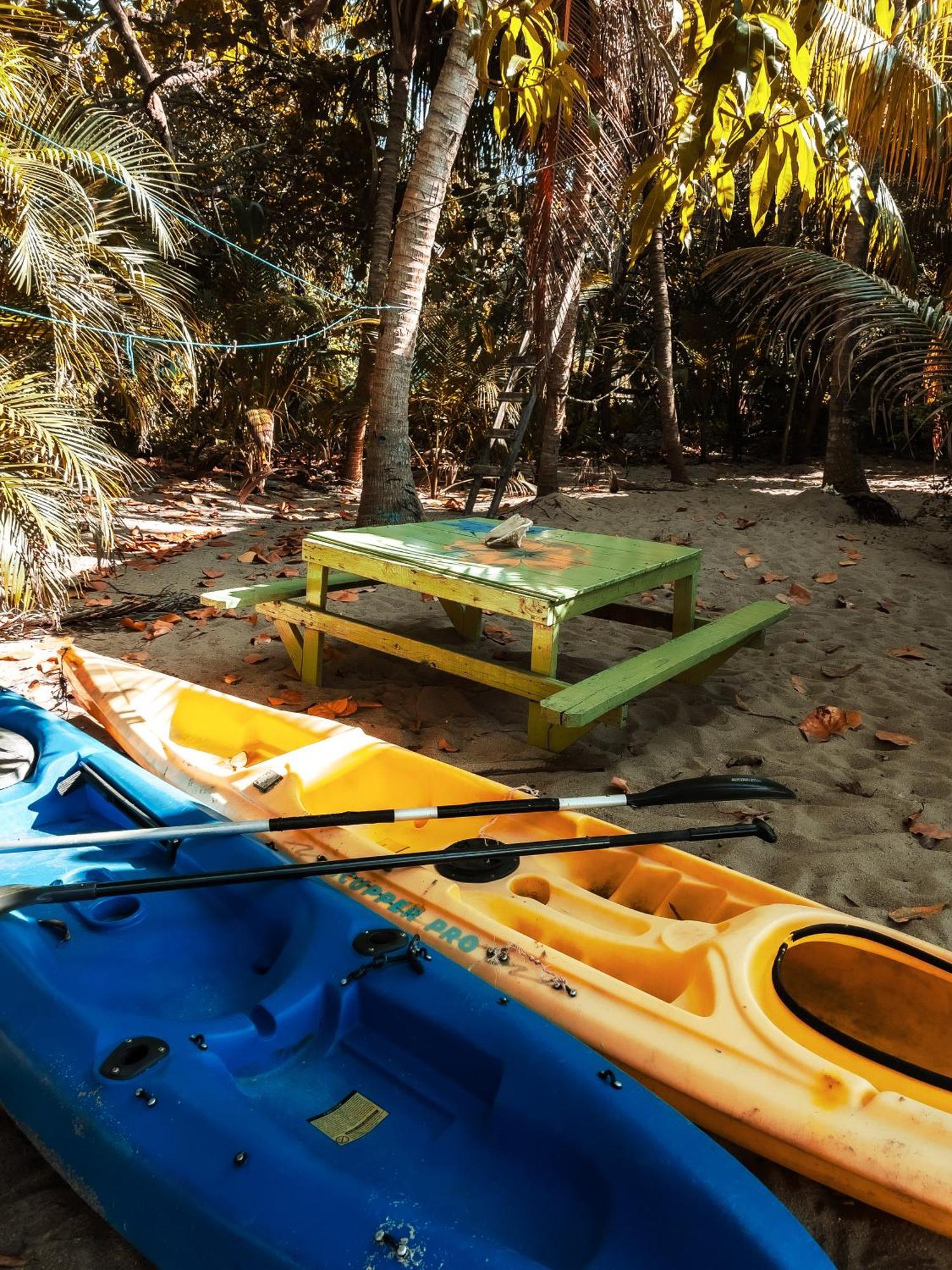 Anda Di Hows Hostel Placencia 외부 사진