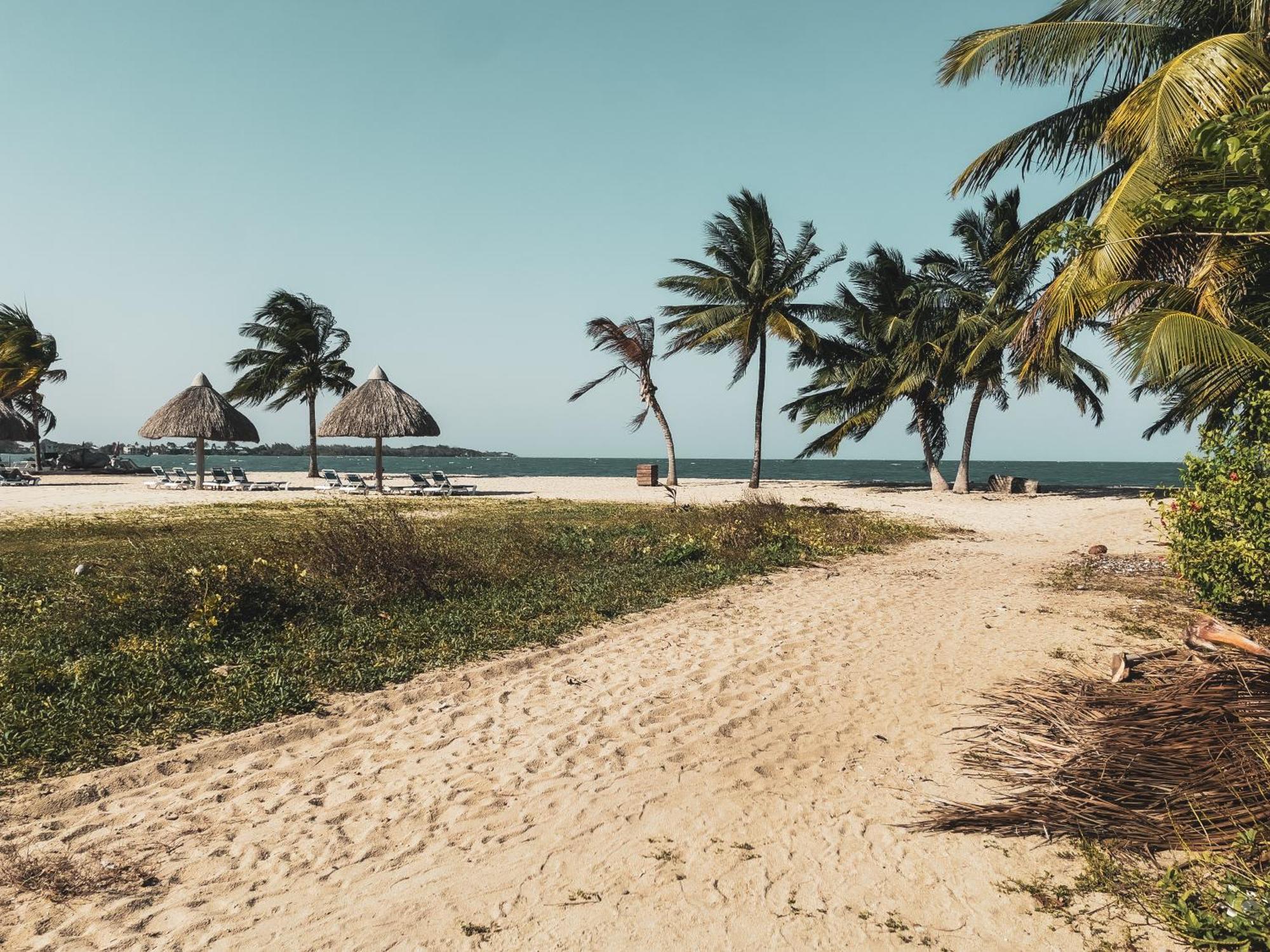Anda Di Hows Hostel Placencia 외부 사진
