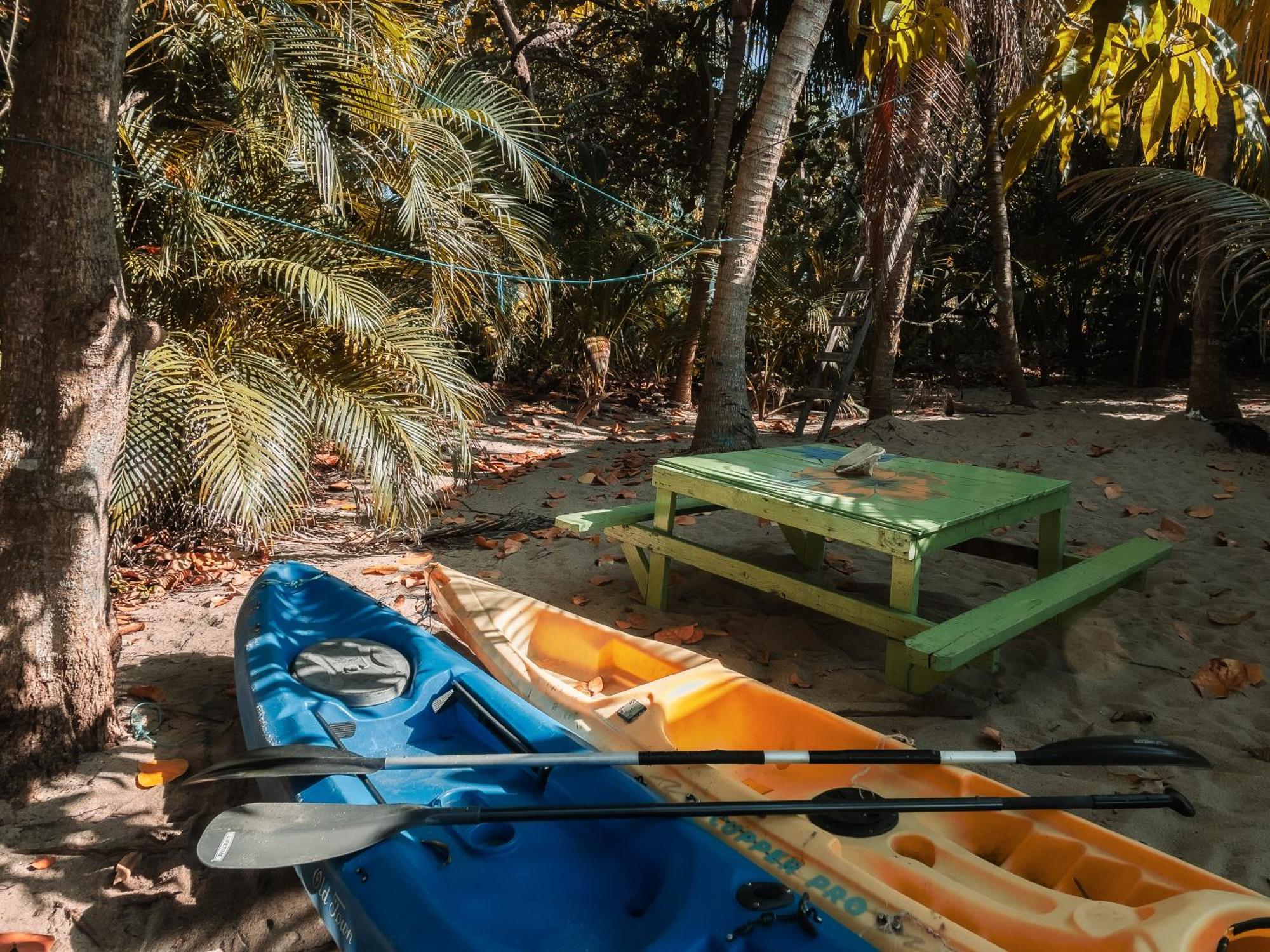 Anda Di Hows Hostel Placencia 외부 사진