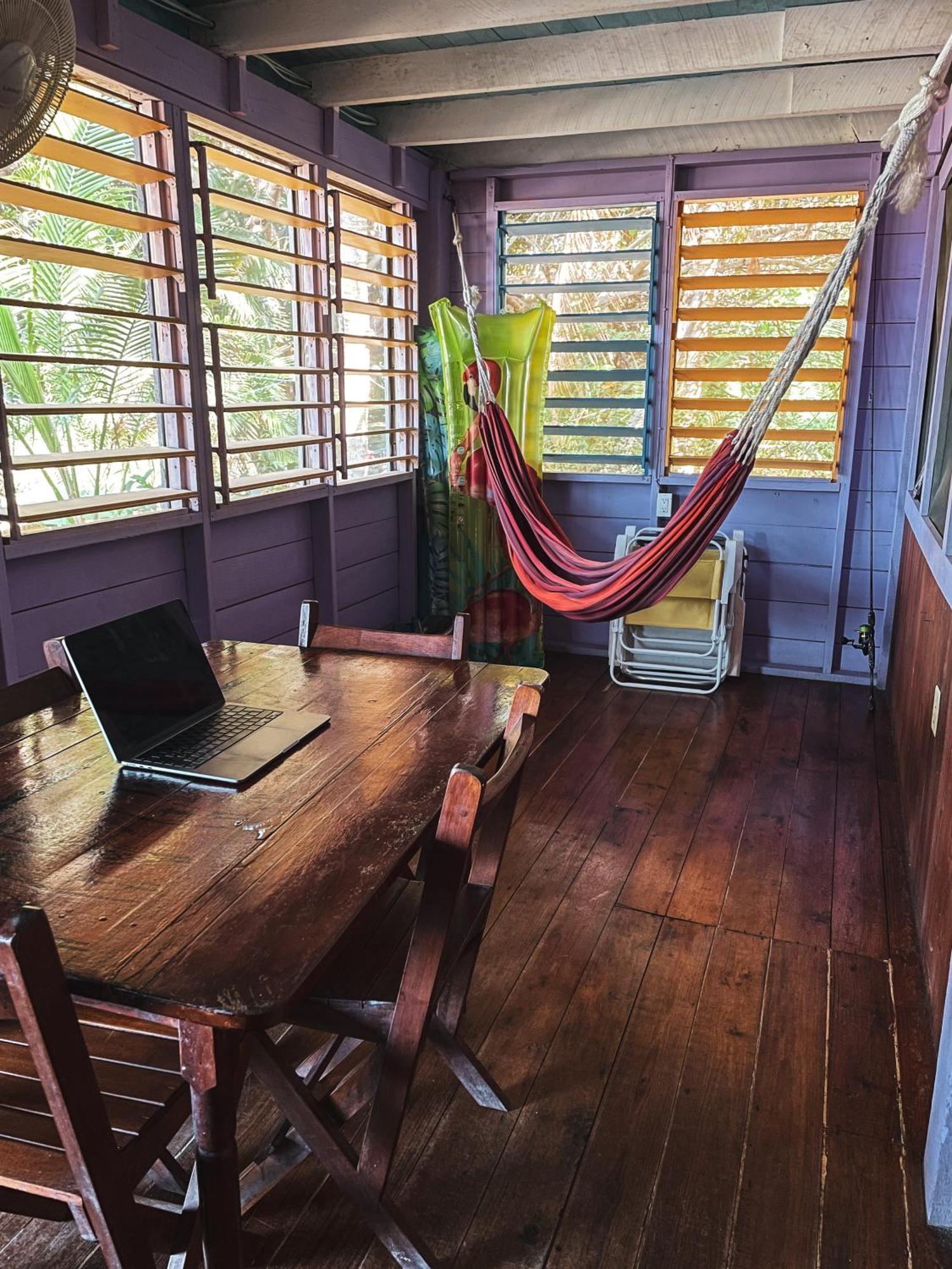 Anda Di Hows Hostel Placencia 외부 사진