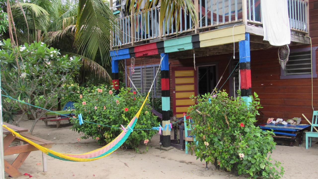 Anda Di Hows Hostel Placencia 외부 사진