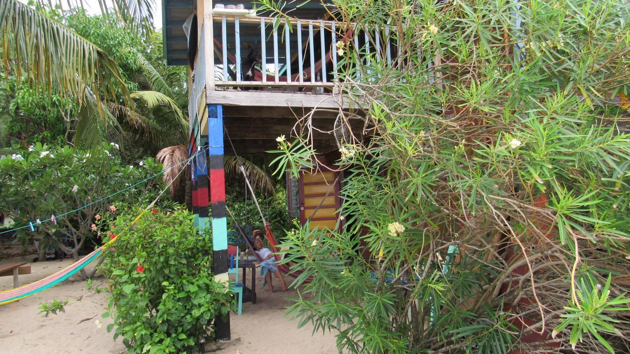 Anda Di Hows Hostel Placencia 외부 사진
