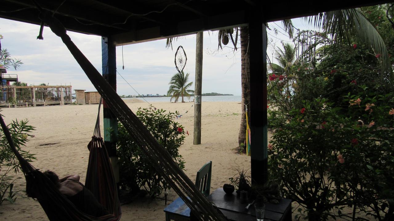 Anda Di Hows Hostel Placencia 외부 사진